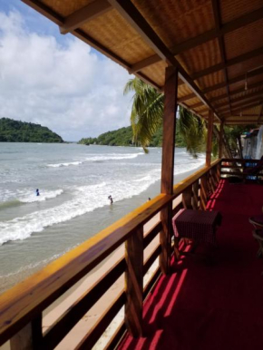 Fernandes Bar and Restaurant